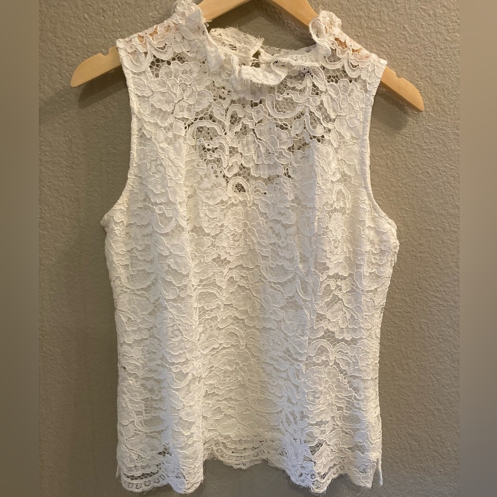 White House Black Market Sleeveless white Lace Blouse, size 4